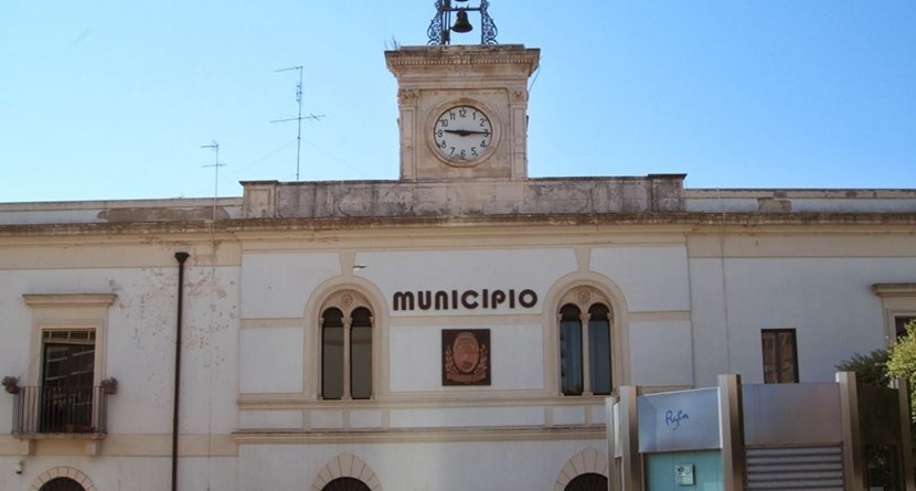 Il municipio di Laterza