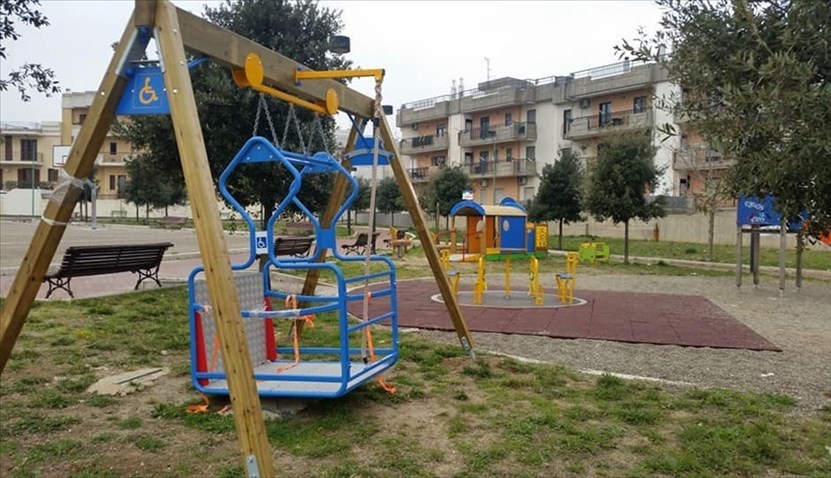 La nuova area giochi di piazza Lubich La nuova area giochi di piazza Lubich