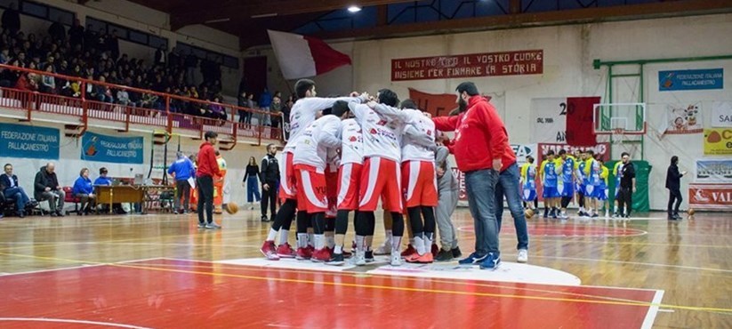 Basket, il Castellaneta attende il Ruvo: ultima da brividi al PalaTifo