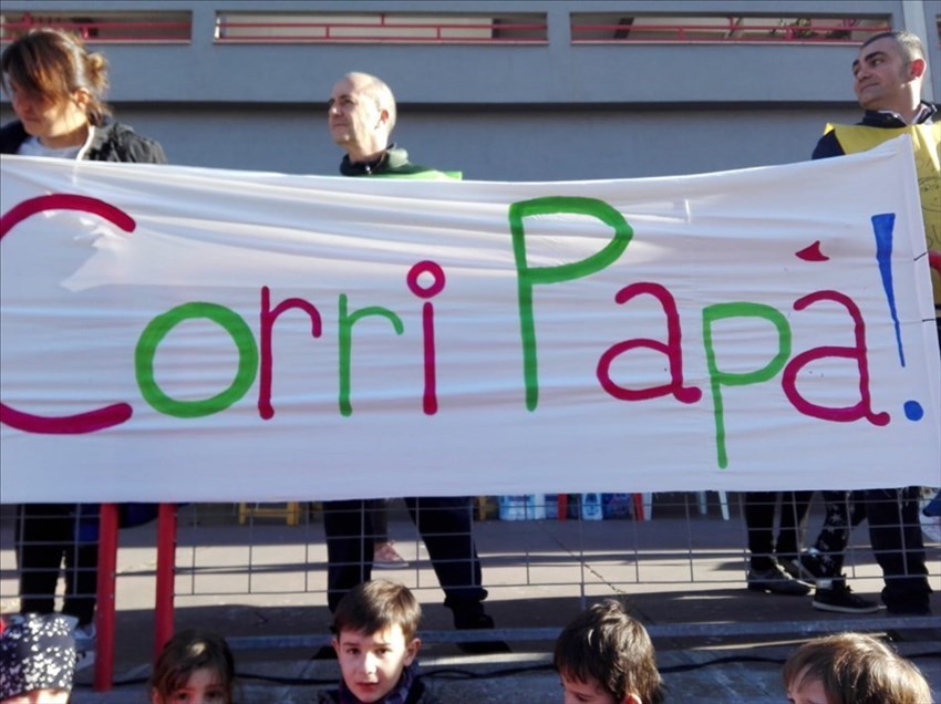 Corri Papà: la colorata manifestazione della scuola Surico di Castellaneta