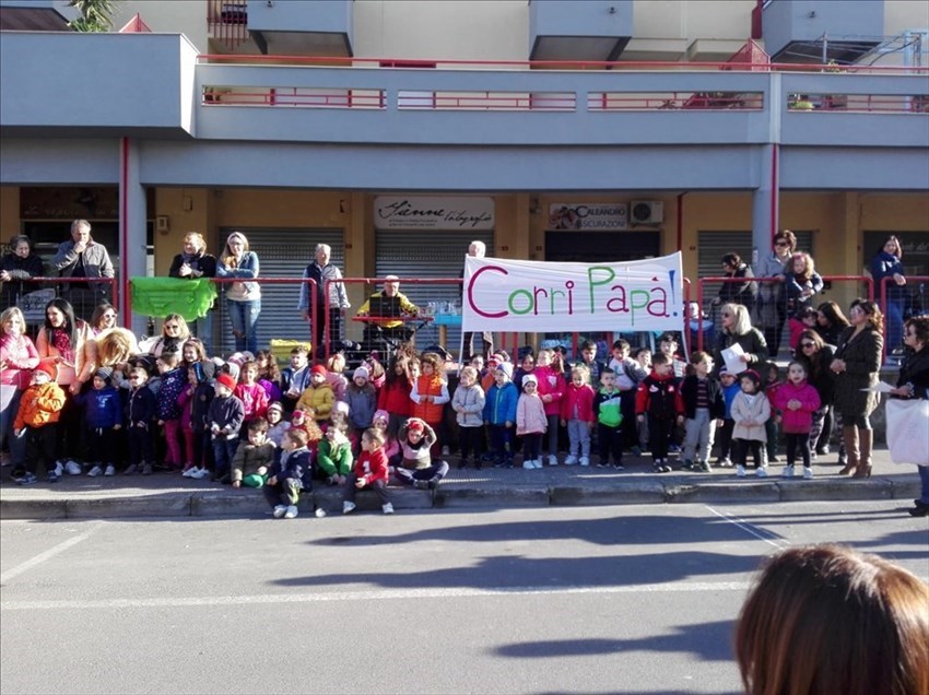 Corri Papà: la colorata manifestazione della scuola Surico di Castellaneta