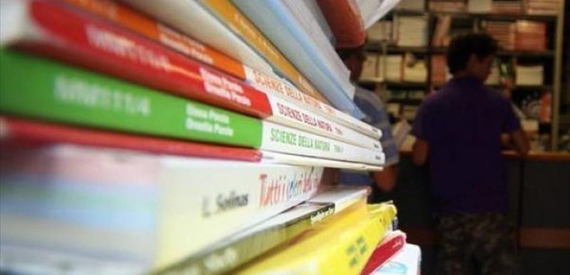 Libri (immagine di repertorio) Libri (immagine di repertorio)
