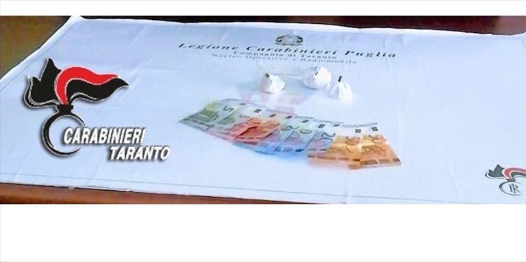 Lo stupefacente sequestrato Lo stupefacente sequestrato