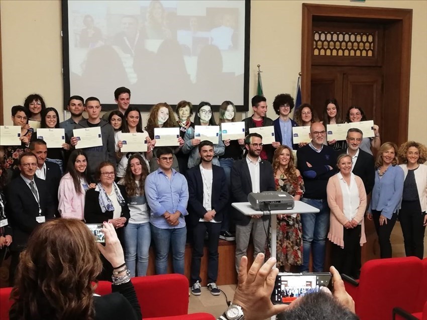 La cerimonia di consegna delle borse di studio Intercultura