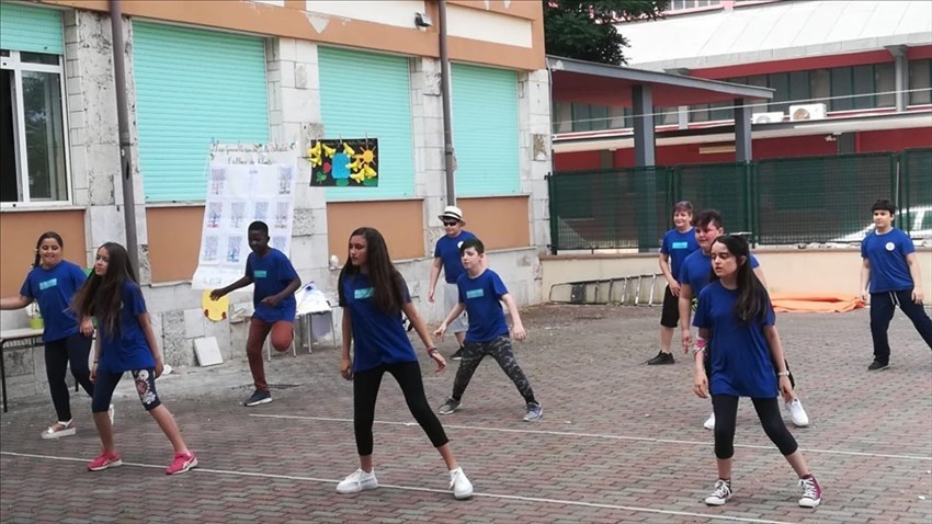 Festa di fine anno per gli alunni della "De Amicis" di Castellaneta Marina