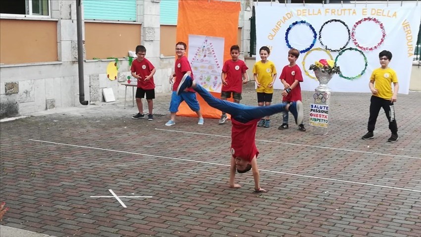 Festa di fine anno per gli alunni della "De Amicis" di Castellaneta Marina