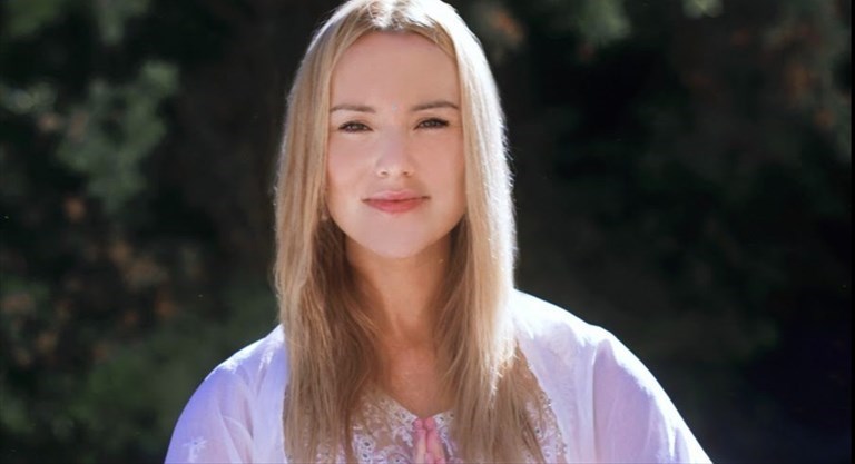 La cantante Thea Crudi La cantante Thea Crudi