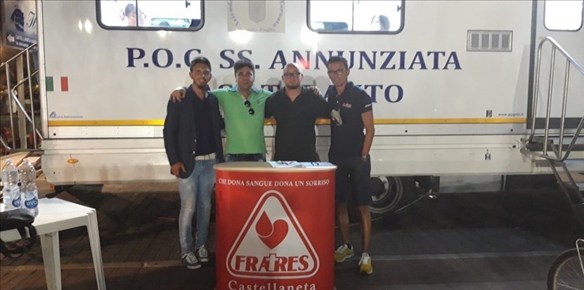 Il gruppo Fratres impegnato a Castellaneta Marina Il gruppo Fratres impegnato a Castellaneta Marina