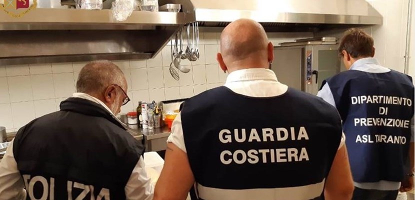 I controlli effettuati da Guardia Costiera, Asl di Taranto e Polizia