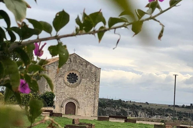 Piazza dei Popoli e chiesa dell Piazza dei Popoli e chiesa dell