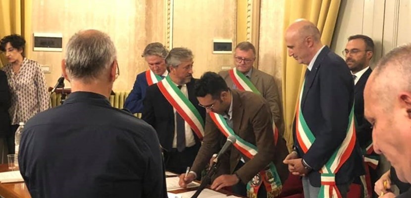 La firma del sindaco Parisi