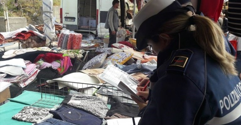 Intervento degli agenti della Polizia Locale