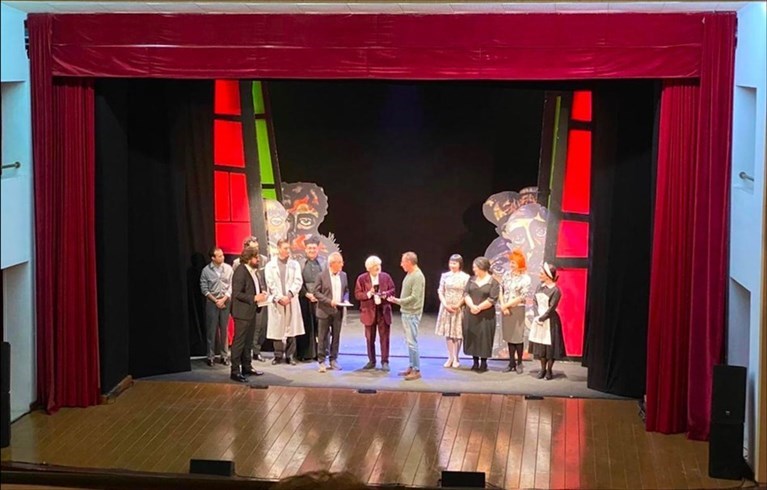 Pensaci, Giacomino! a Castellaneta, standing ovation per Leo Gullotta