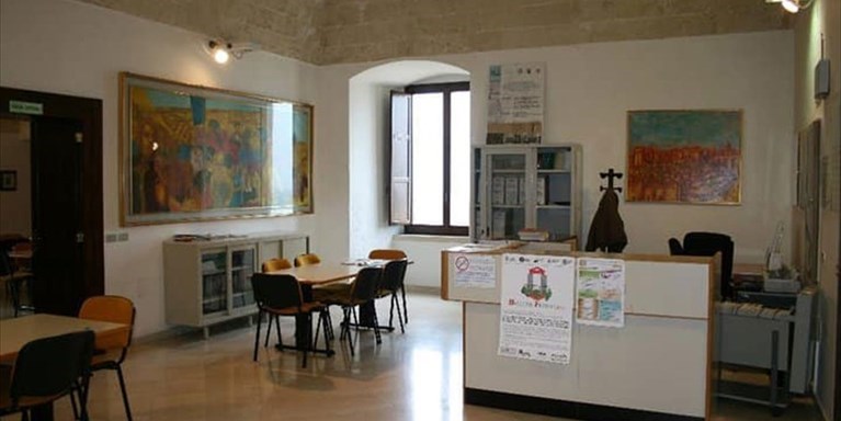 Letture sonore tra meditazione e ascolto in biblioteca