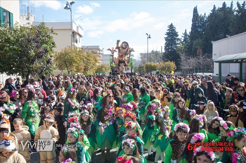 Sfilata degli istituti comprensivi e gruppi allegorici - 67° Carnevale di Massafra