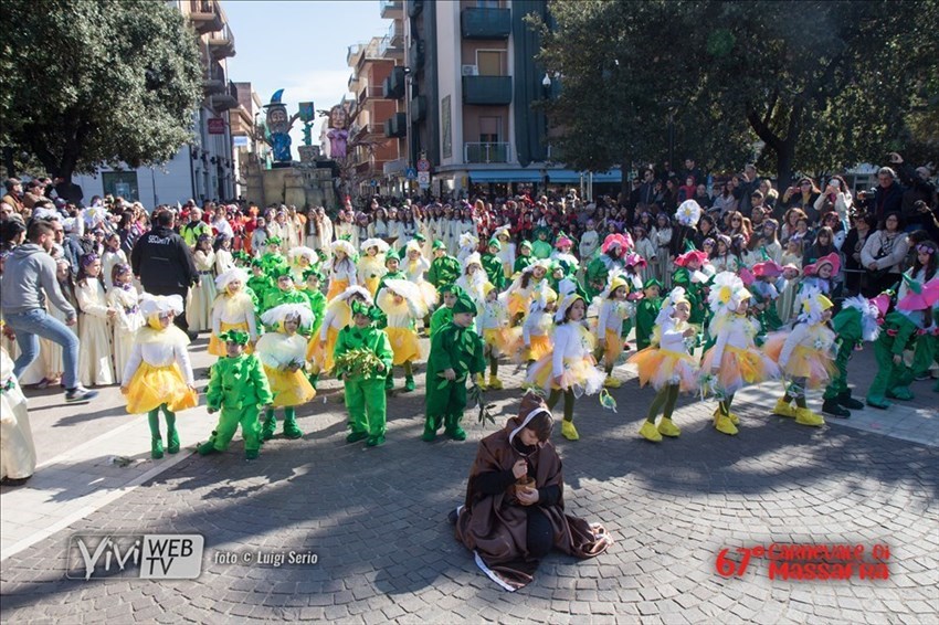 Sfilata degli istituti comprensivi e gruppi allegorici - 67° Carnevale di Massafra