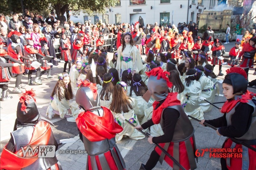 Sfilata degli istituti comprensivi e gruppi allegorici - 67° Carnevale di Massafra