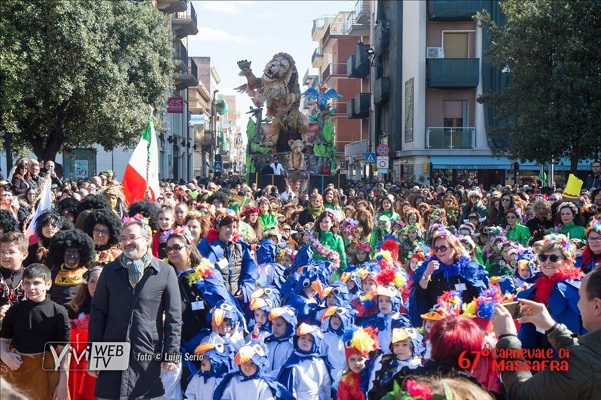 Sfilata degli istituti comprensivi e gruppi allegorici - 67° Carnevale di Massafra