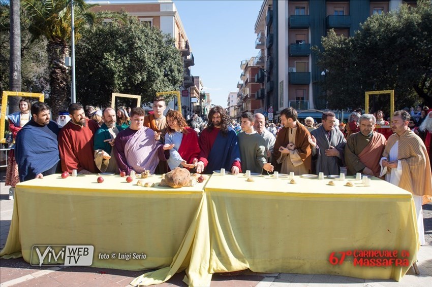 Sfilata degli istituti comprensivi e gruppi allegorici - 67° Carnevale di Massafra