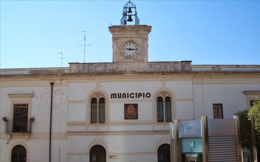 Il municipio di Laterza