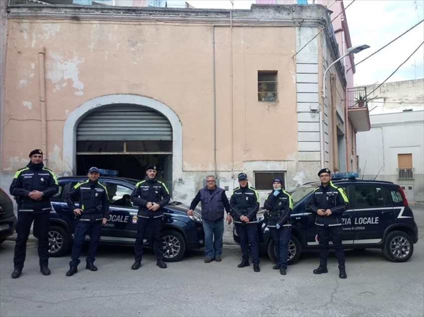 Gli agenti della Polizia Locale e gli operatori del 118