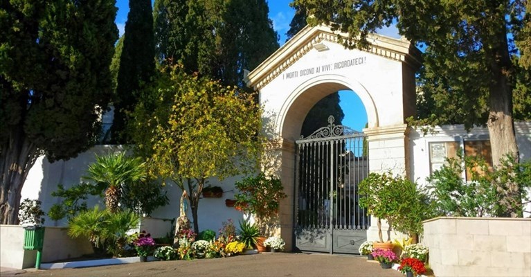 Coronavirus: il sindaco di Massafra dispone la riapertura del cimitero comunale