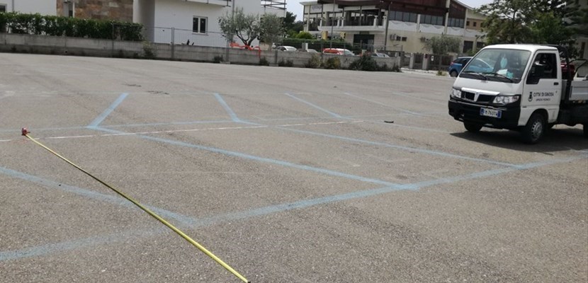 La preparazione della piazza per il mercato