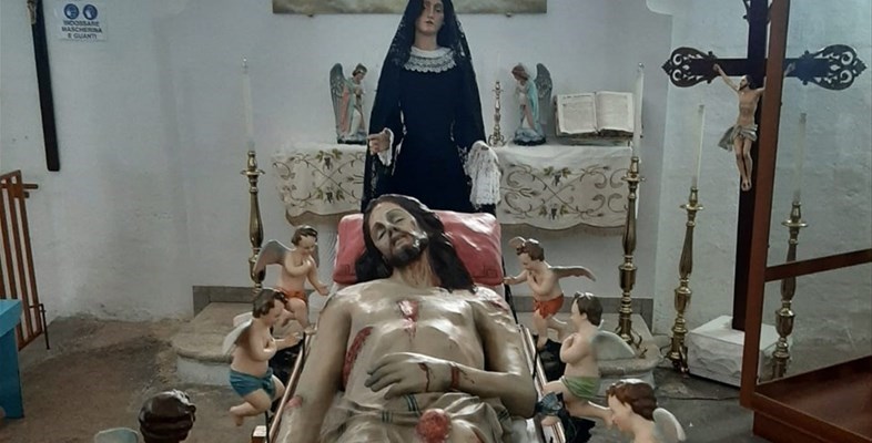 Il simulacro restaurato di Cristo Morto Il simulacro restaurato di Cristo Morto