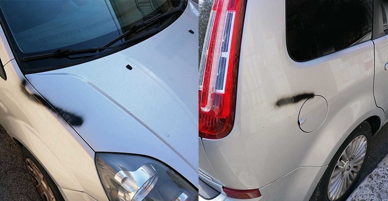 Una delle auto colpite Una delle auto colpite