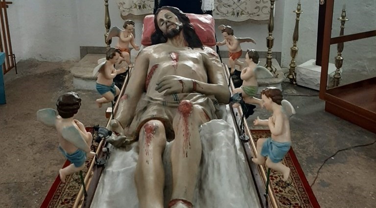 Il simulacro restaurato di Cristo Morto