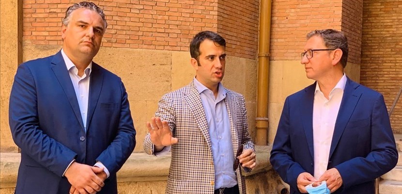 Il presidente della Provincia Giovanni Gugliotti con il sindaco di Palagiano Lasigna e il sindaco di Massafra Quarto