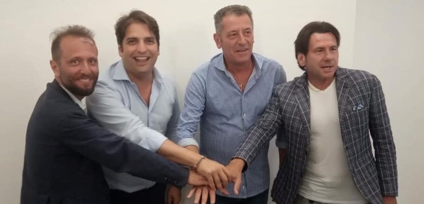 Primarie: i candidati con il sindaco uscente Gianfranco Lopane Primarie: i candidati con il sindaco uscente Gianfranco Lopane