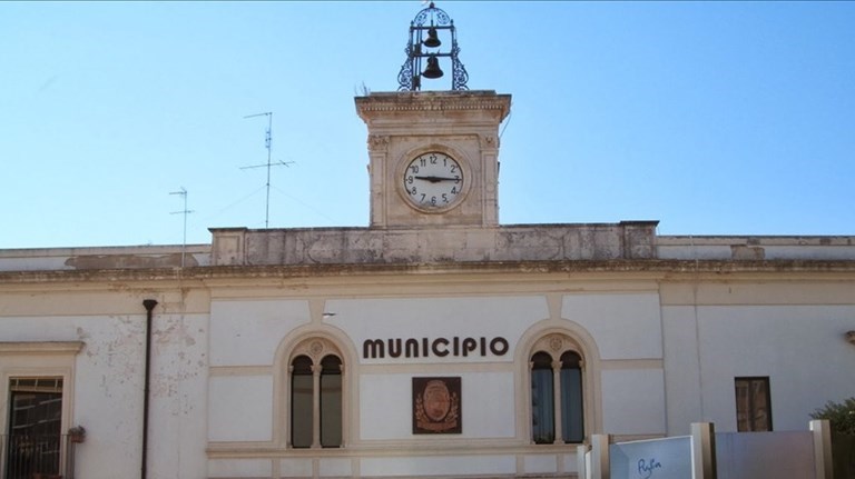 Il municipio di Laterza