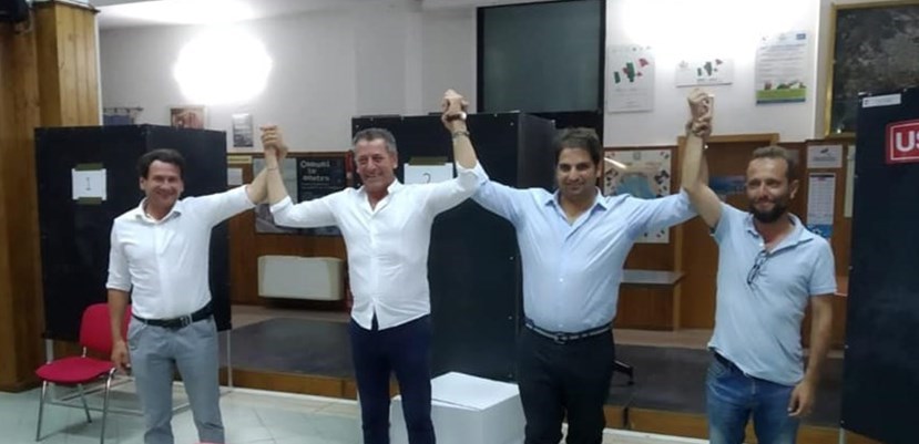 I tre candidati con il sindaco uscente Lopane I tre candidati con il sindaco uscente Lopane