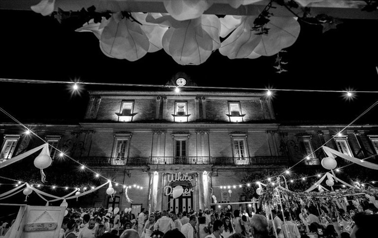 La seconda edizione della "Cena in Bianco" La seconda edizione della "Cena in Bianco"