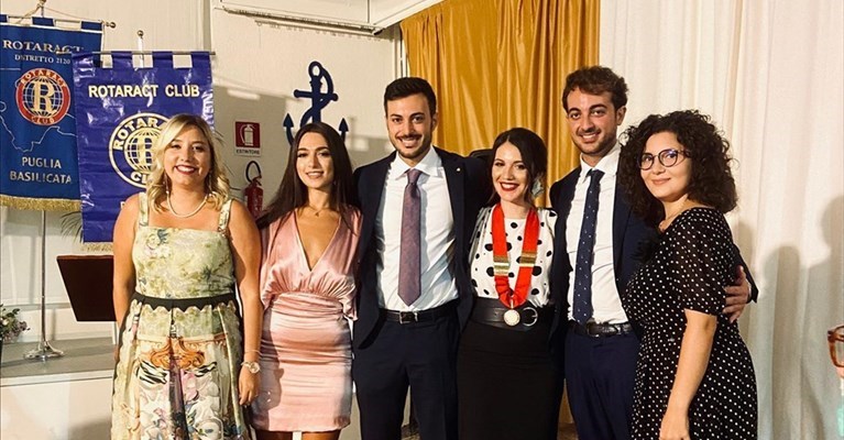 Il direttivo del Rotaract Club Massafra