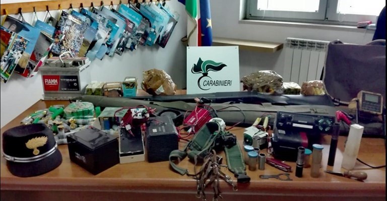 Il materiale sequestrato Il materiale sequestrato