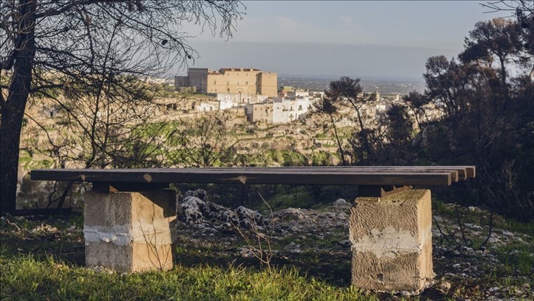 Palagianello sullo sfondo