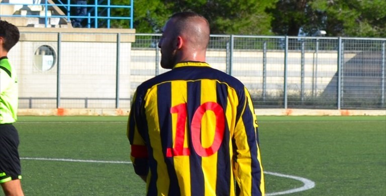 Un calciatore del Real Mottola Un calciatore del Real Mottola