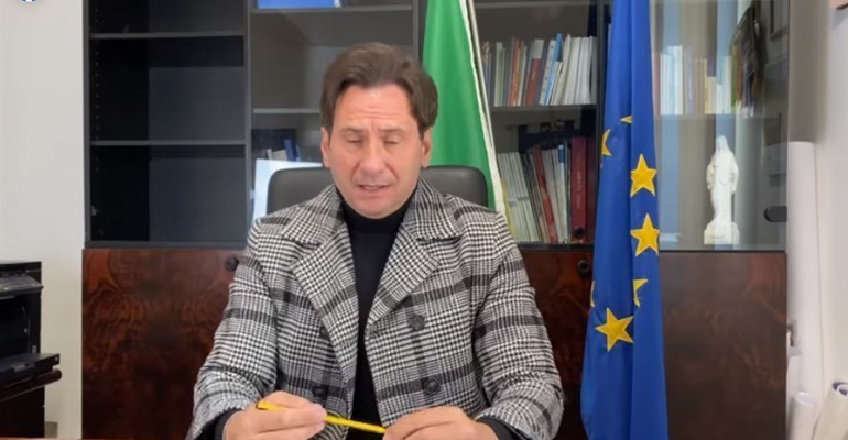 Il sindaco di Laterza Franco Frigiola Il sindaco di Laterza Franco Frigiola