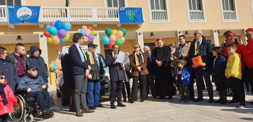 Una vecchia inaugurazione del Taxi Sociale