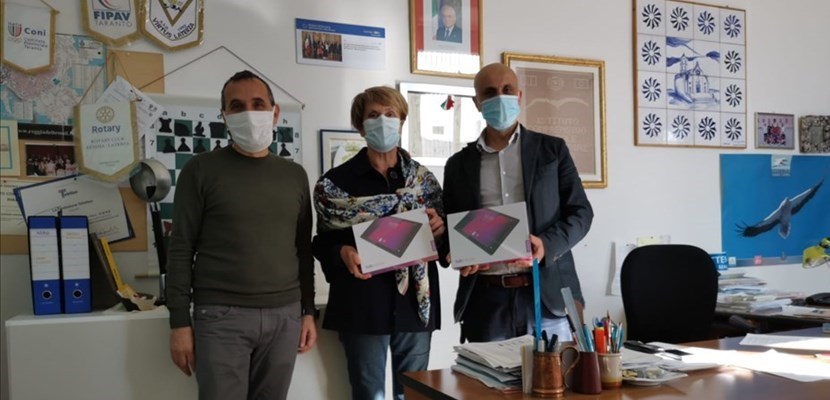 Il momento della consegna Il momento della consegna