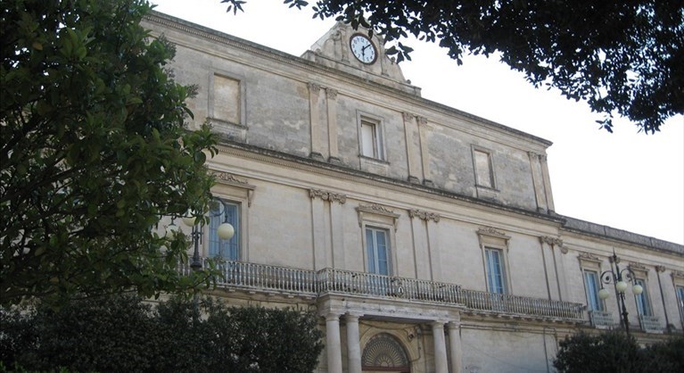 Il Municipio di Mottola Il Municipio di Mottola