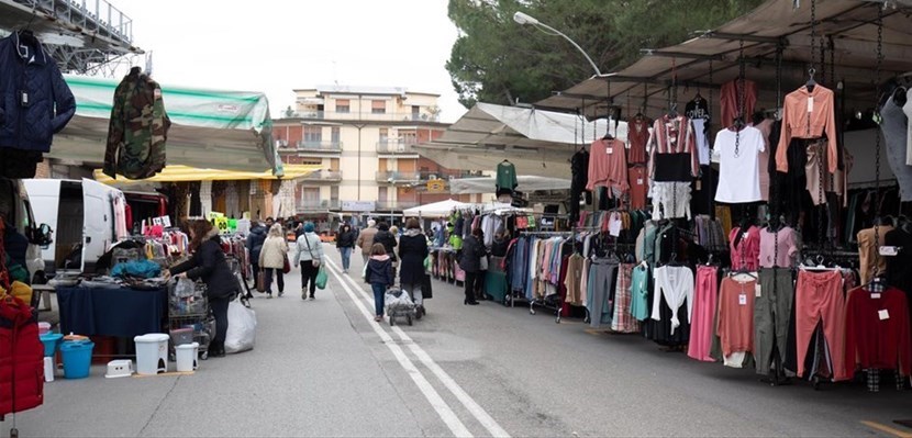 Mercato settimanale Mercato settimanale