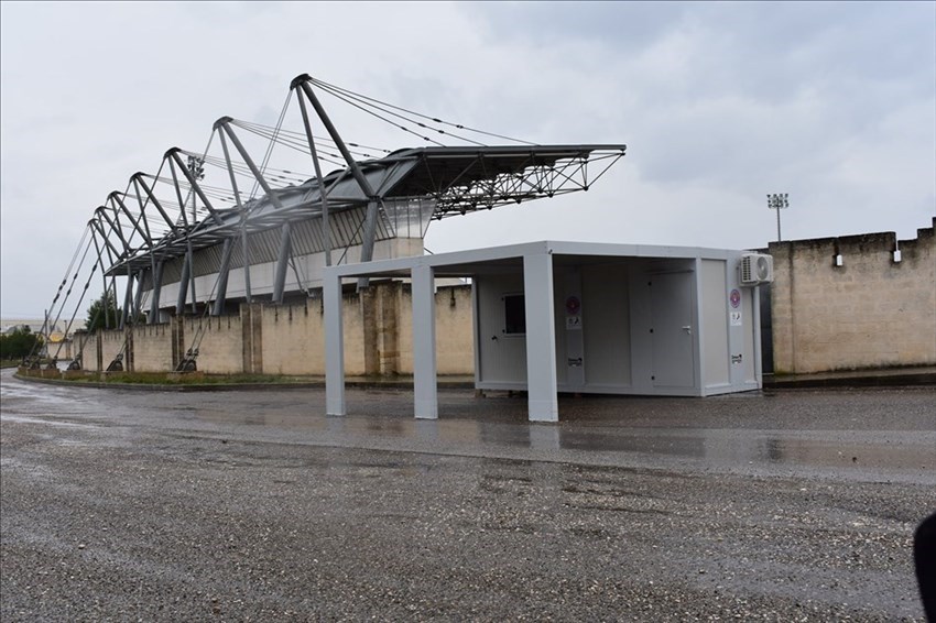 Tenda container con modalità "Drive Through" a Laterza