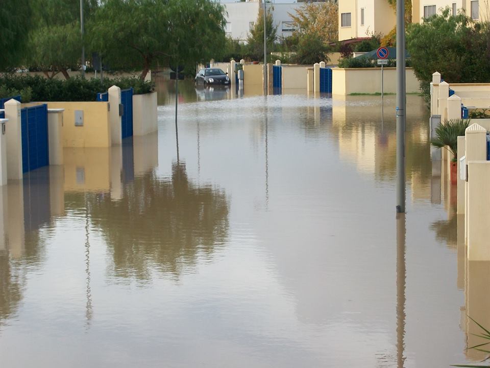 ALLUVIONE A CASTELLANETA MARINA, CASE IN PERICOLO