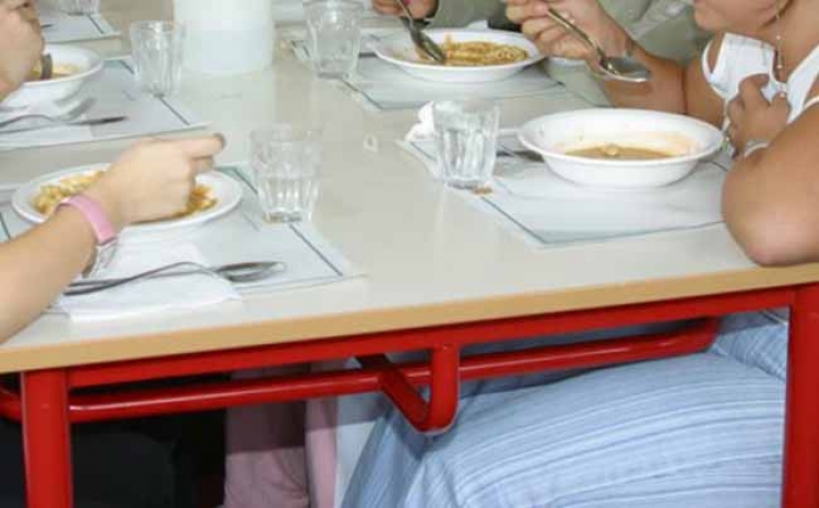 NASCE LA COMMISSIONE MENSA SCOLASTICA: VIGILERÀ SULLA QUALITÀ DEL SERVIZIO NASCE LA COMMISSIONE MENSA SCOLASTICA: VIGILERÀ SULLA QUALITÀ DEL SERVIZIO
