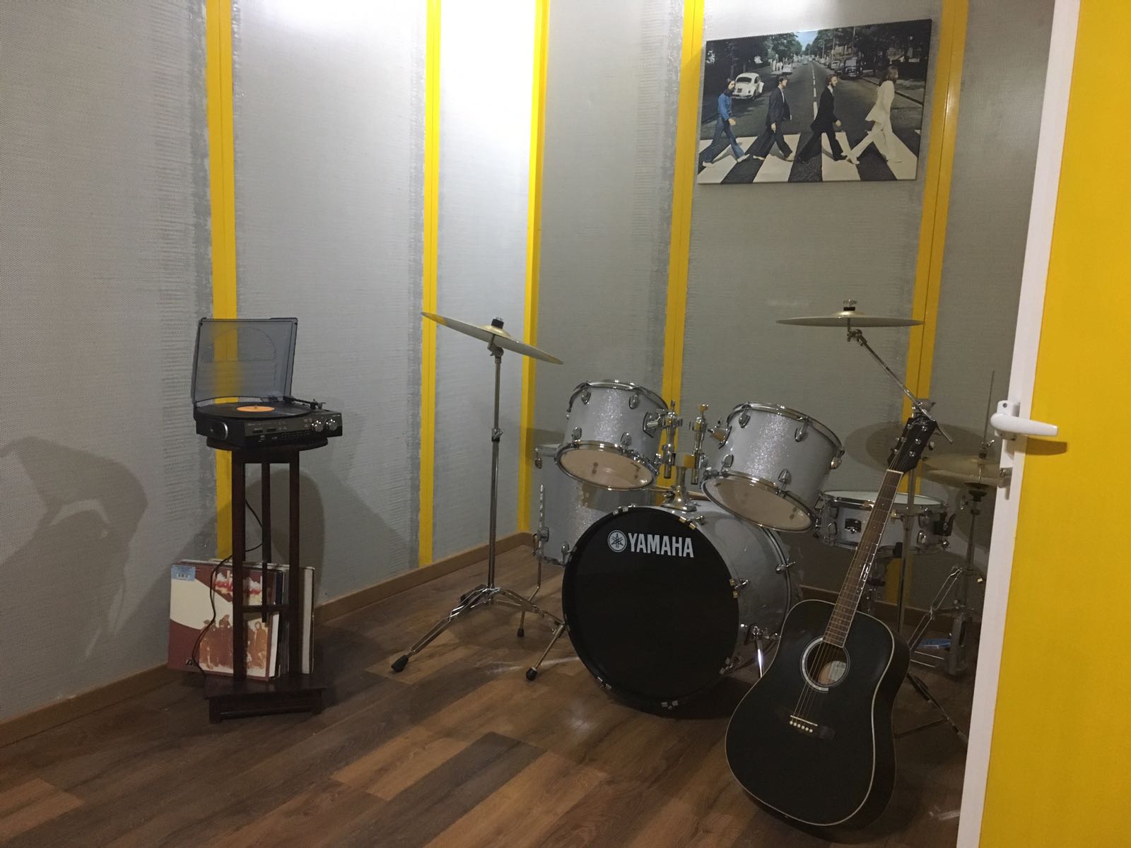 NASCE LA SCUOLA DI MUSICA DO RE MI: DOMENICA SERA L NASCE LA SCUOLA DI MUSICA DO RE MI: DOMENICA SERA L