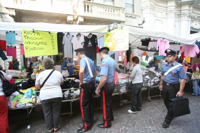 RUBARONO BANCOMAT, SCOVATI AL MERCATO
