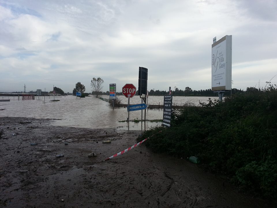 ALLUVIONE A CASTELLANETA MARINA, CASE IN PERICOLO